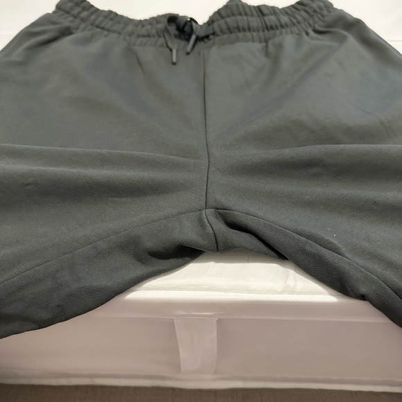 Gymshark Joggersđź©¶ - Picture 2 of 5